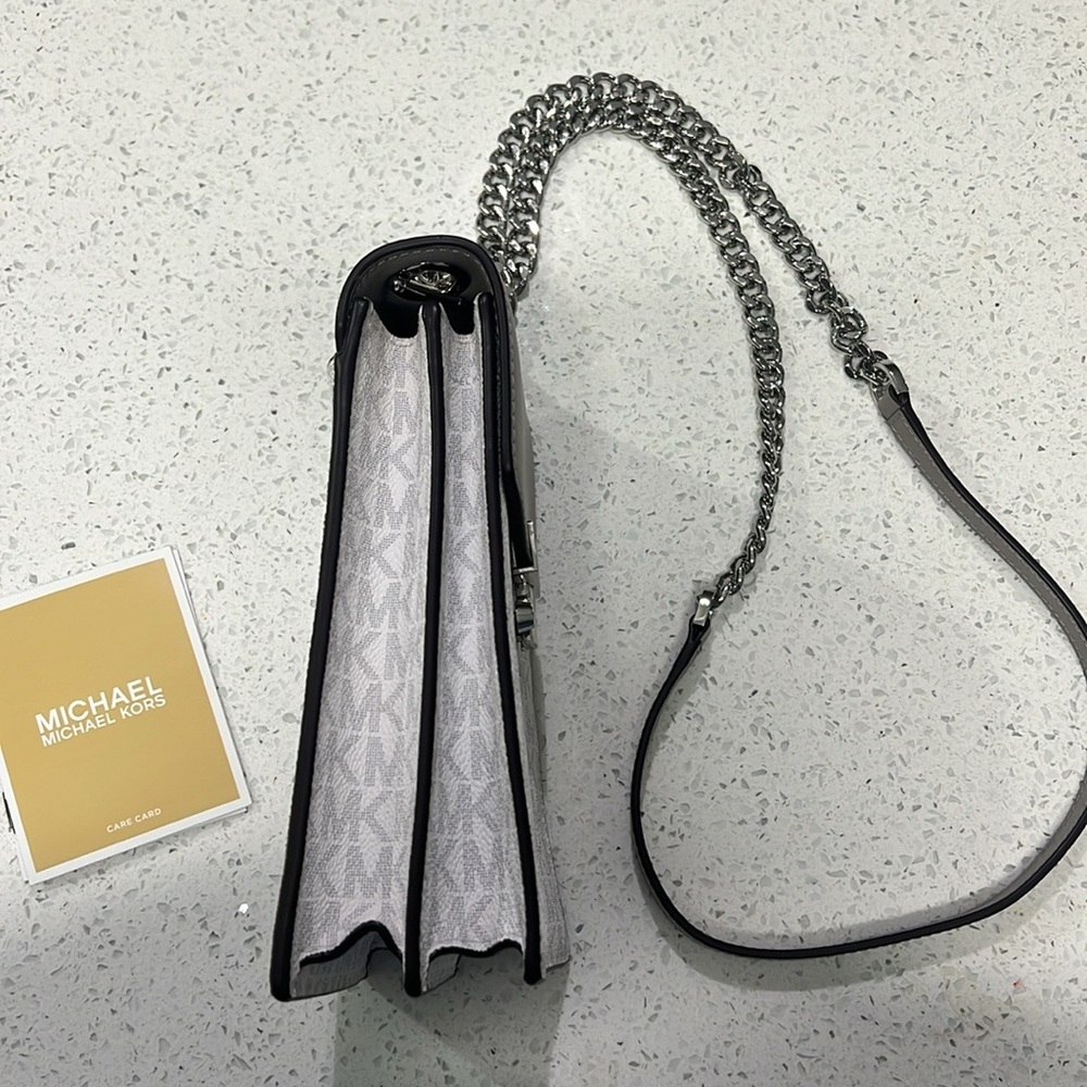NWOT Michael Kors Women's Gray White Signature Chain Strap Crossbody Purse Bag - Picture 4 of 8